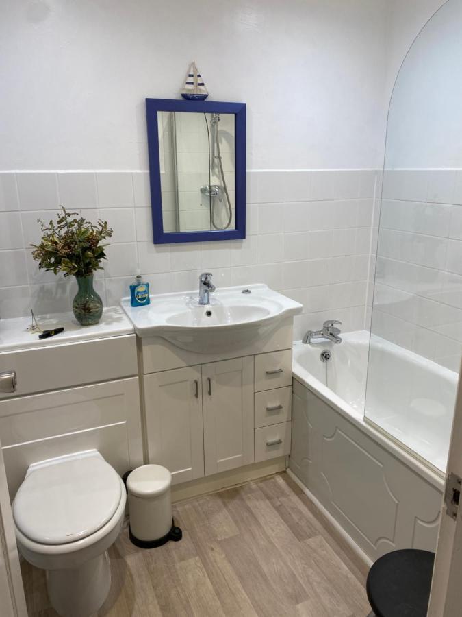 Trafalgar, Lovely Ground Floor Flat With Outside Patio Garden, Minutes Walk To Seafront ซีวิว ภายนอก รูปภาพ
